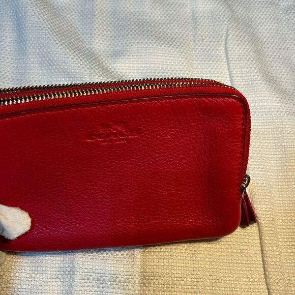Coach Double Zipper Corner Wristlet Pebble Leather F66505 - Picture 1 of 8